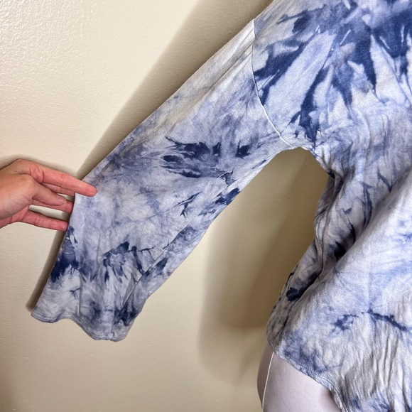 Cupio Top MEDIUM Tie Dye Blue V-Neck Fleece Lined Tie Front Pullover Oversized - Picture 5 of 8